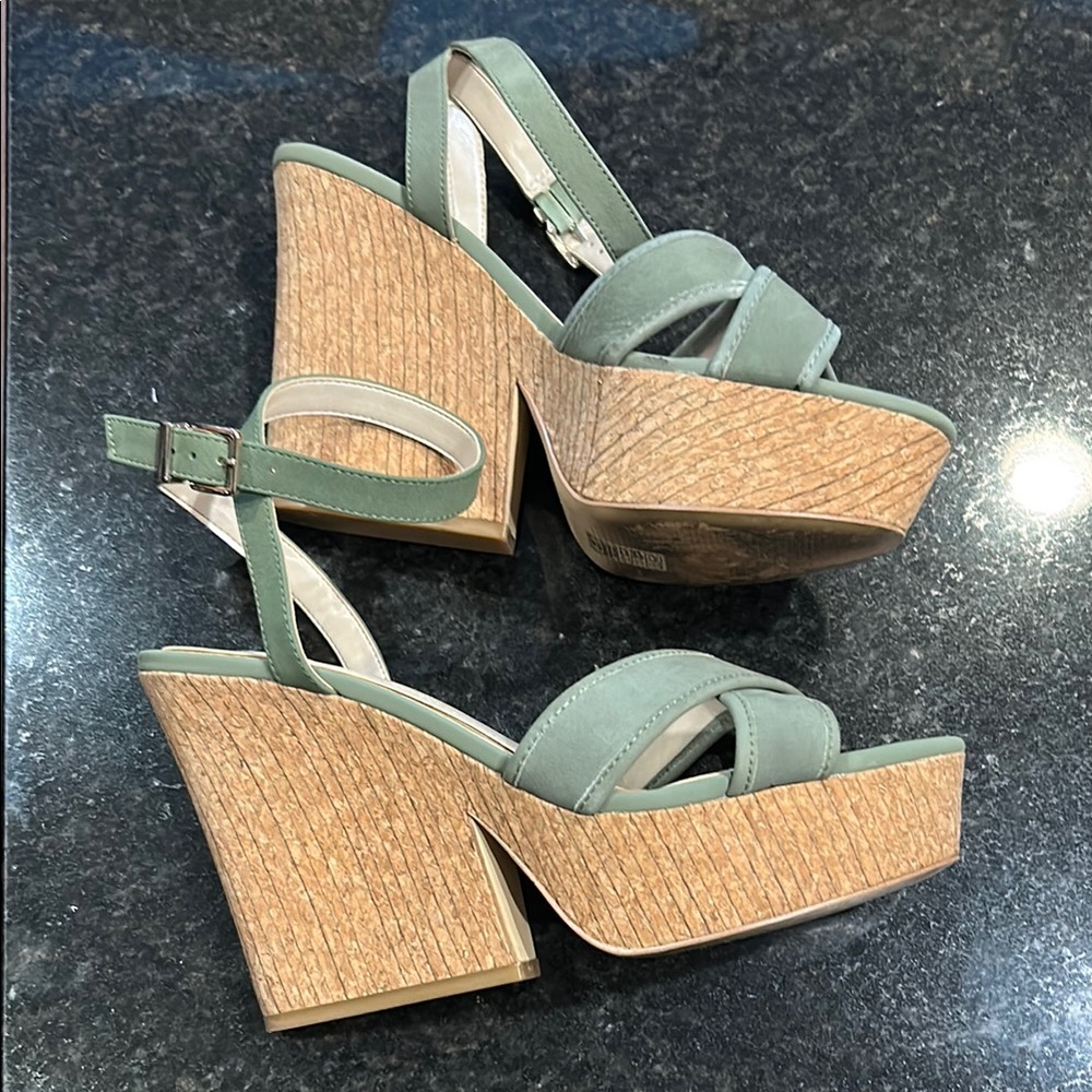 White House Black Market Green Platform Sandals